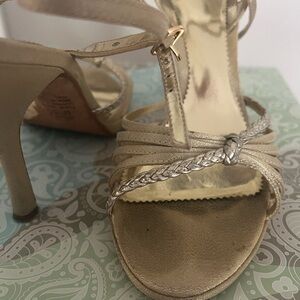 Gold, strap sandal heels. dress open toed shoes size 7.5